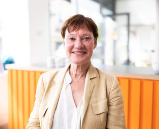 Louise Hale, CEO at Outsise the box cafe